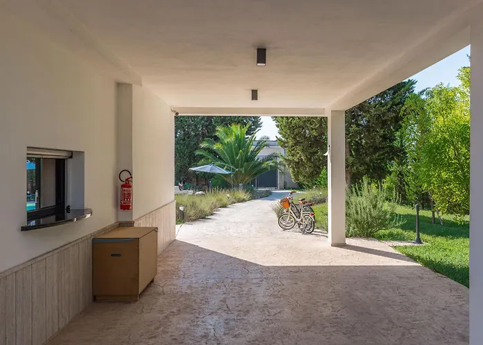 Nunzia Villa *