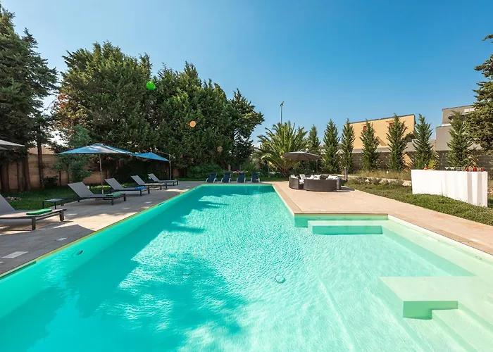 Nunzia Villa *